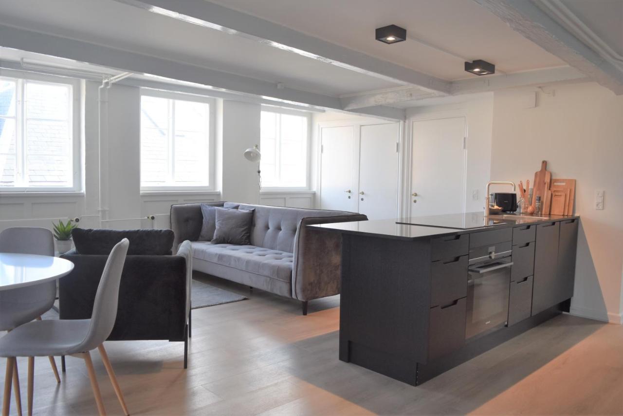 Sanders Old Square - Smart One-bedroom Near Stroget *